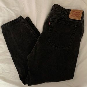 black levi’s mom jeans